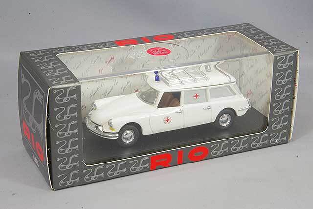 Amazon.co.jp: DINKY TOYS 556 AMBULANCE ID 19 CITROEN