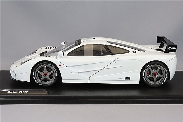 ソリド 1/18 マクラーレン F1 GTR ショートテール 1996 ホワイト