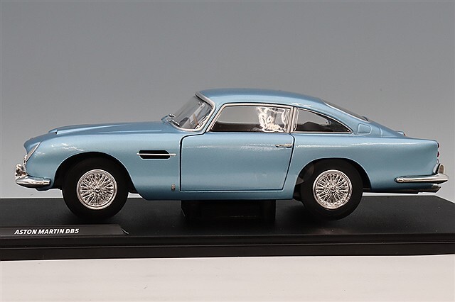 1/18 アストンマーティン DB5 1964 ブルー ソリド製ダイキャスト ソリド 1/18 アストンマーティン DB5 1964 ブルー
