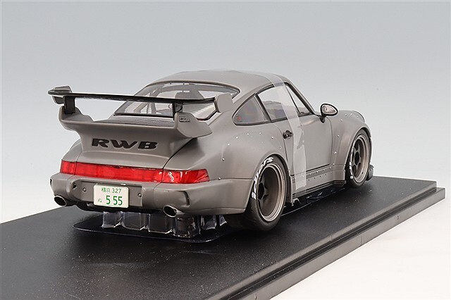 SOLID RWB ポルシェ911 .中井氏フィギュア付き1/18 SOLID RWB ポルシェ911 .中井氏フィギュア付き1/18 - メルカリ