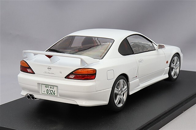 ソリド 1/18 日産 シルビア S15 SPEC-R 1999 ホワイト 1/18 Solido 1999 Nissan Silvia S15 Spec-R Aero Aspen White