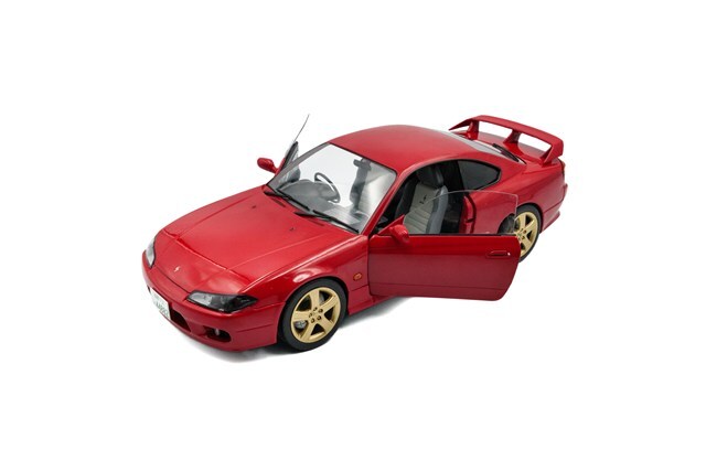 春夏新作モデル ソリド レッド 1999 エアロ スペックR S15 シルビア 日産 1/18 ミニカー