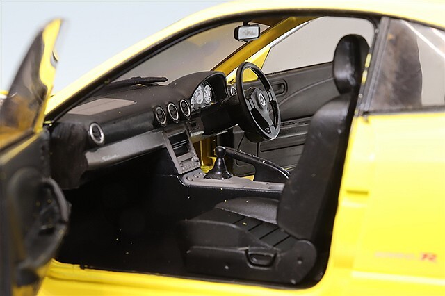ソリド 1/18 日産 シルビア S15 spec R エアロ 1999 イエロー