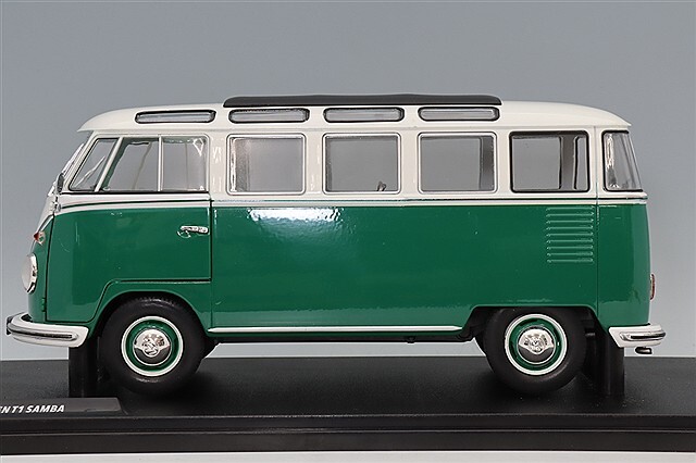 ソリド 1/18 フォルクスワーゲン T1 サンバ バス 1962 グリーン/ホワイト