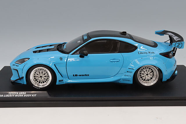 ソリド 1/18 トヨタ GR86 LBWK ボディキット 2024 ブルー