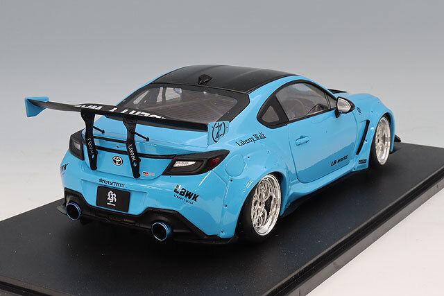 ソリド 1/18 トヨタ GR86 LBWK ボディキット 2024 ブルー