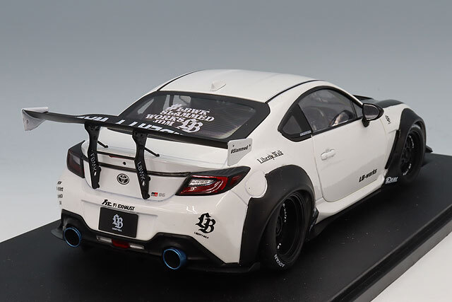 ソリド 1/18 トヨタ GR86 LBWK ボディキット 2024 ホワイト