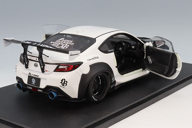 ソリド 1/18 トヨタ GR86 LBWK ボディキット 2024 ホワイト