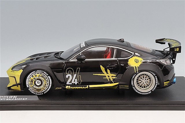 ソリド 1/18 トヨタ GR86 リバティウォーク ボディキット 2024