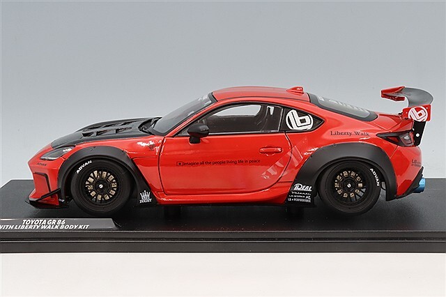 ソリド 1/18 トヨタ GR86 リバティーウォーク ボディキット 2024 レッド