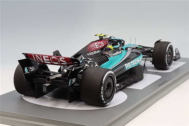 スパーク 1/18 メルセデス AMG ペトロナス F1チーム W15 E