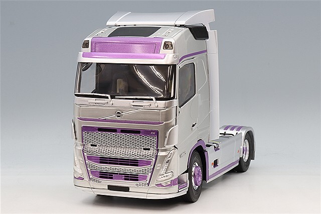 ソリド 1/24 ボルボ トラックス FH グローブトロッター XL 2023