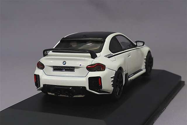 1/43 BMW M235　2シリーズ　クーペ　ワイドボディ　ミニカー　ホワイト ソリド 1/43 BMW M2 (G87) 2023 ホワイト