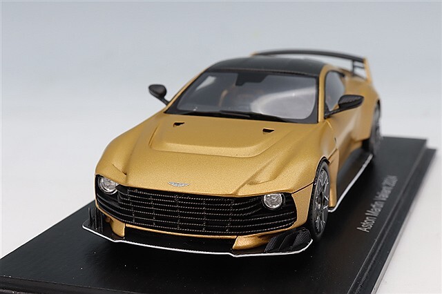 1/43 Spark コルベット C6RS アストンマーチン ヴィラージュ 現状 スパーク 1/43 アストンマーティン ヴァリアント 2024 ゴールド
