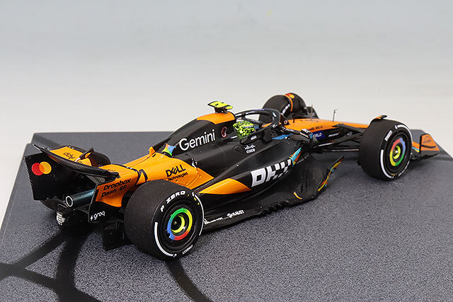 スパーク 1/43 マクラーレン MCL39 F1ドライバーズチャンピオン 2025