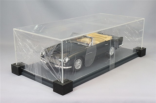 シュコー PRO.R18 1/18 アストンマーティン DB5 コンバーチブル 1963