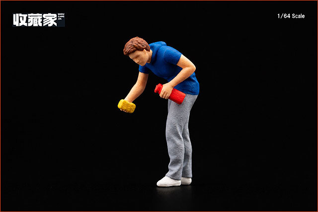 1/64フィギュア4個セット ☆予約品☆ 収蔵家 1/64 フィギュア 洗車をする男性