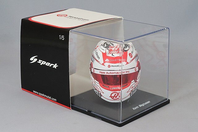 スパーク 1/5 ヘルメット マネーグラム ハース 2023 F1 シンガポールGP