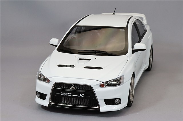 サンスター 1/18 三菱 ランサー エボリューション X ホワイトメタリック 