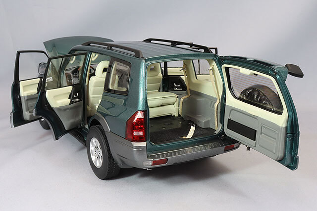 203-010 YC MODEL 1/18 三菱 パジェロ グリーン 203-010 YC MODEL 1/18 三菱 パジェロ グリーン