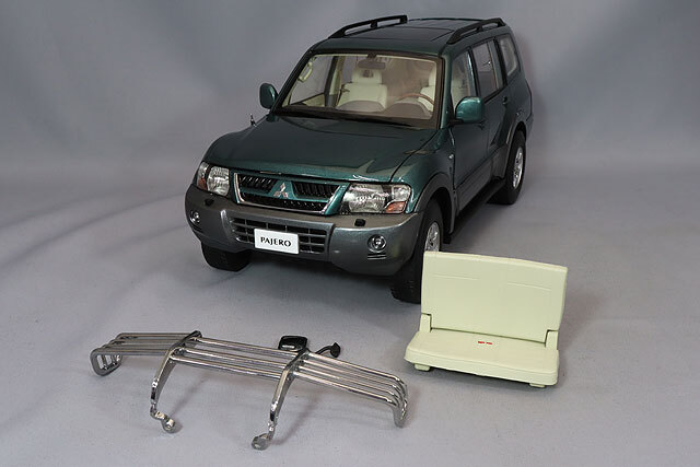 203-010 YC MODEL 1/18 三菱 パジェロ グリーン 203-010 YC MODEL 1/18 三菱 パジェロ グリーン