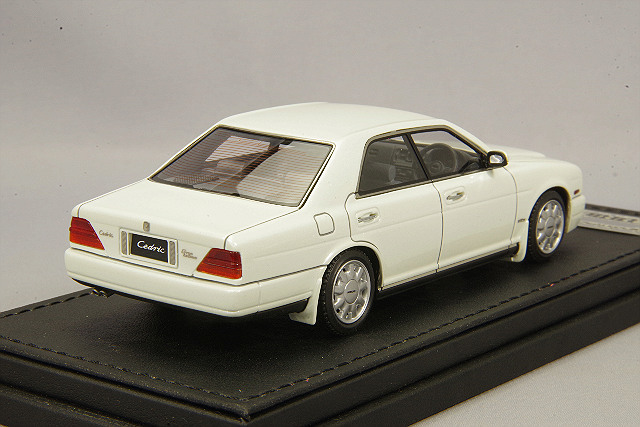 イグニッションモデルxトミーテック 1/43 日産 セドリック 