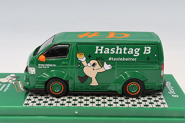 Tarmac 1/64 トヨタ ハイエース ワイドボディ 