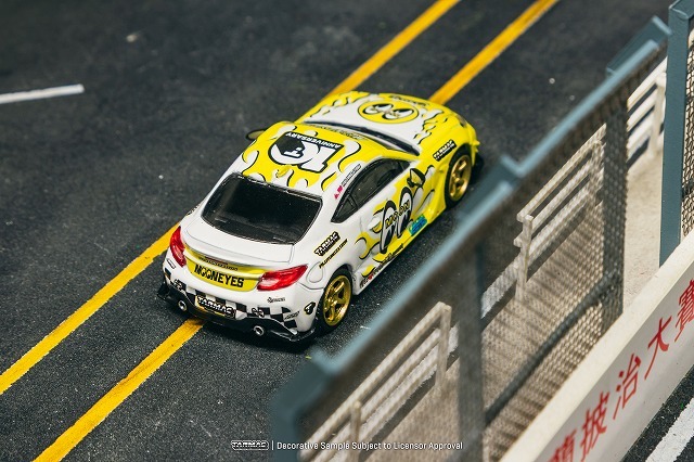 Tarmac 1/64 トヨタ GR86 ムーンアイズ