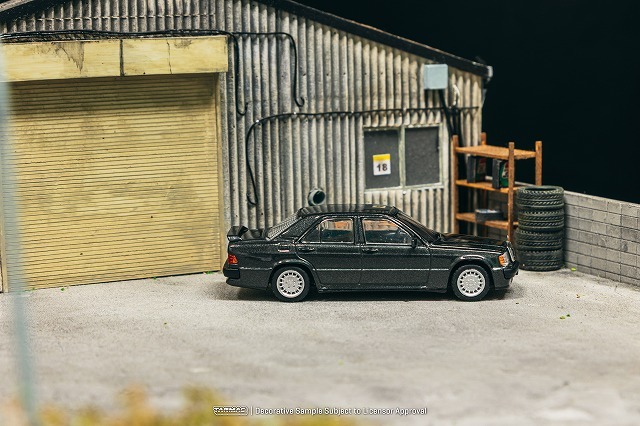 Tarmac 1/64 メルセデスベンツ 190 E 2.3-16 ブルーブラックメタリック