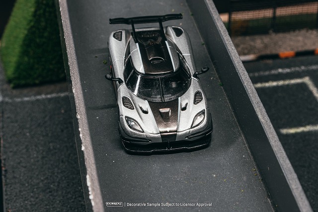 Tarmac 1/64 ケーニグセグ One:1 シルバー