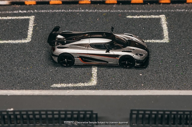 Tarmac 1/64 ケーニグセグ One:1 シルバー