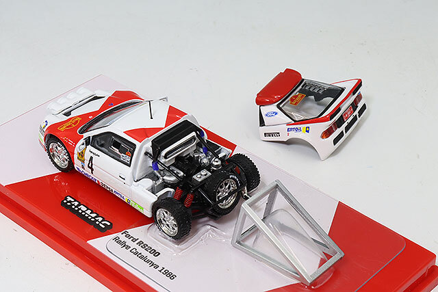 Tarmac 1/64 フォード RS200 カタルーニャラリー 1986 #4 A.ザニーニ/J