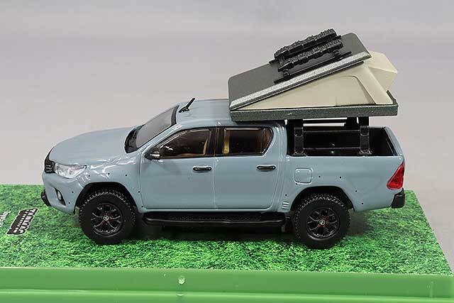Tarmac 1/64 トヨタ ハイラックス グレイ