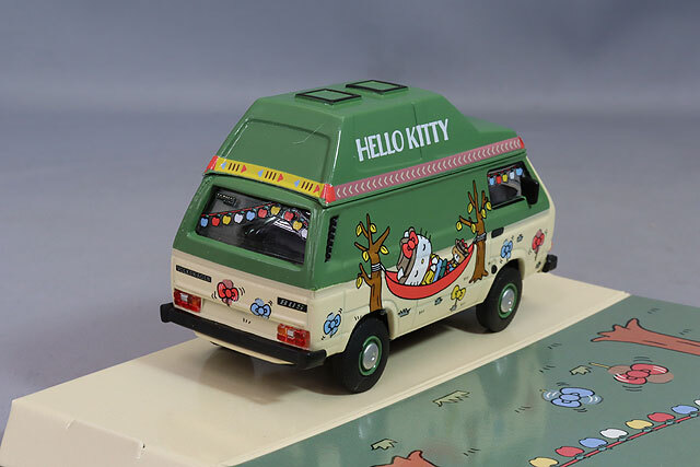 Tarmac 1/64 フォルクスワーゲン T3 バン ハローキティ キャンピング