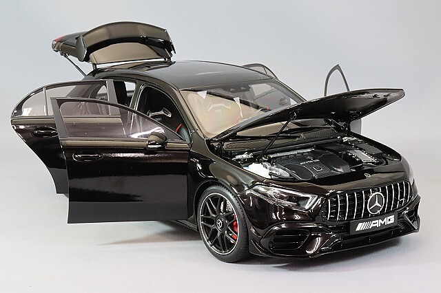 KILO WORKS 1/18 メルセデス AMG A45 S ブラック