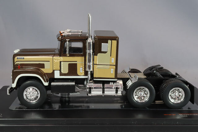 イクソ 1/43 インターナショナル トランスター 4300 1980 ブラウン