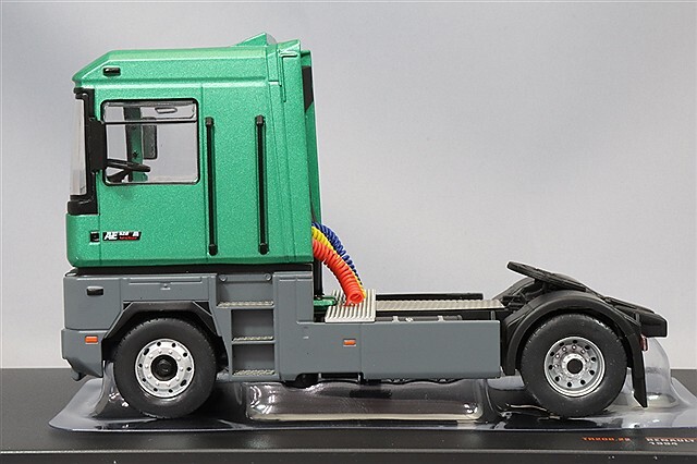 イクソ 1/43 ルノー マグナム AE 520 Ti 1994 メタリックグリーン