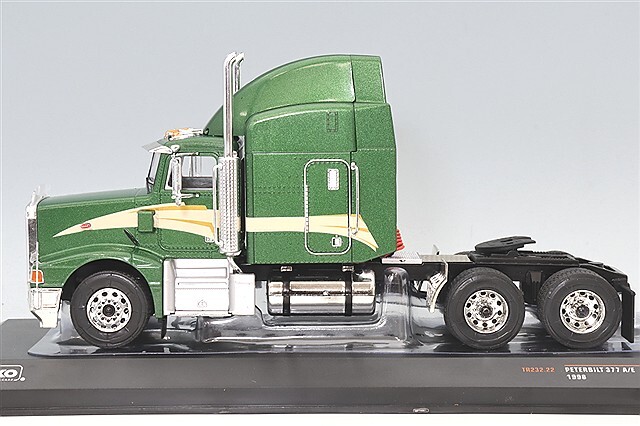 イクソ 1/43 ピータービルト 377 A/E 1998 グリーン
