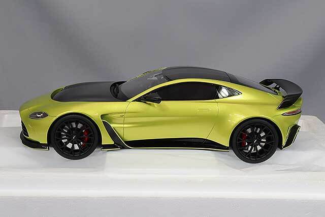 TOP SPEED 1/18 アストンマーティン V12 ヴァンテージ コスモポリタン  