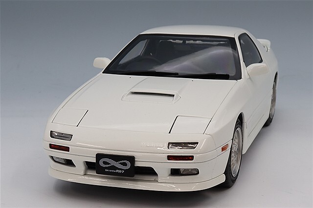 WHELART 1/18 マツダ サバンナ RX-7 (FC) アンフィニ ホワイト