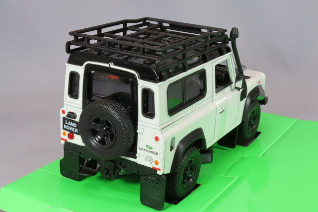 WELLY 1/24 ランドローバー ディフェンダー ルーフラック付 ホワイト