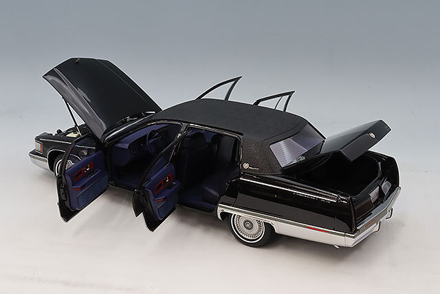 XIAOGUANG 1/18 キャデラック フリートウッド XiaoGuang MODEL 1/18 キャデラック フリートウッド ブラック
