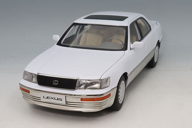 XiaoGuang MODEL 1/18 レクサス LS400 1993 ホワイト