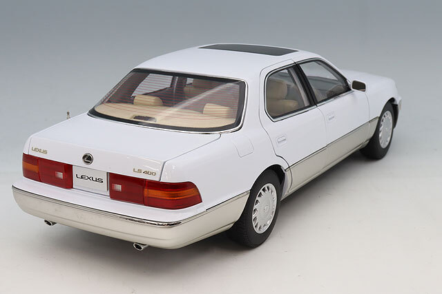 XiaoGuang MODEL 1/18 レクサス LS400 1993 ホワイト