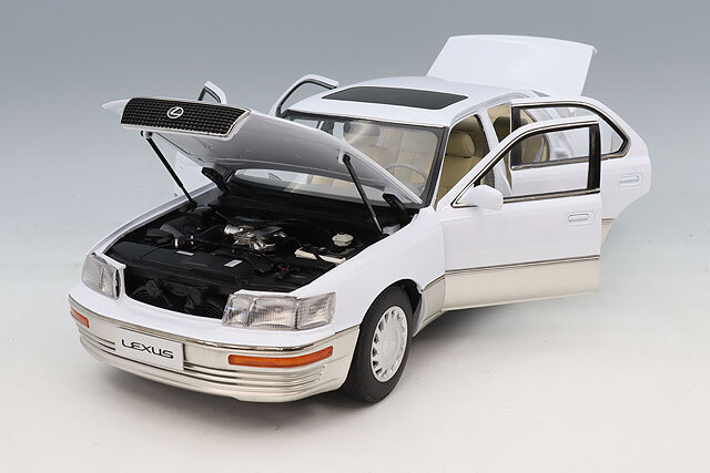 XiaoGuang MODEL 1/18 レクサス LS400 1993 ホワイト