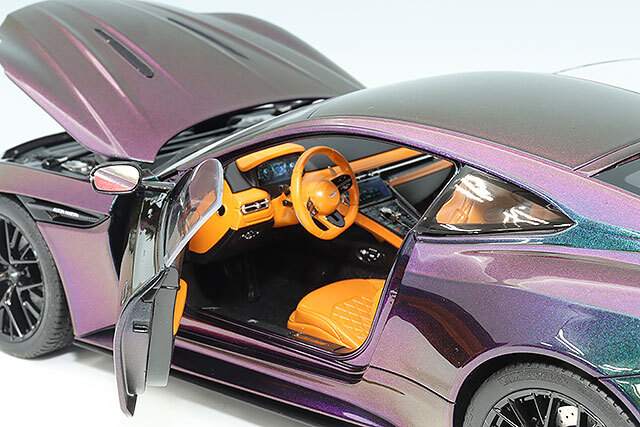 Xiaoguang Model 1/18 アストンマーティン db12 新品 8241221G XiaoGuang MODEL 1/18 アストンマーティン DB12