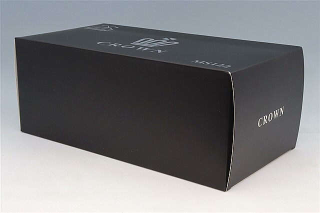 XiaoGuang MODEL 1/18 トヨタ クラウン MS122 ホワイト(内装レッド)