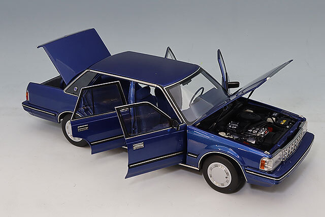 XiaoGuang MODEL 1/18 トヨタ クラウン MS122 ディープブルー