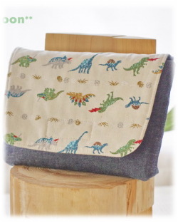 【恐竜の大行進】封筒型お弁当ケース（サイズ変更料込み）