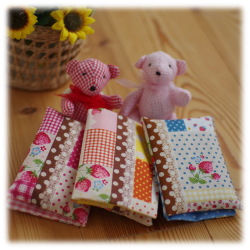 子供用ミニポケットティッシュケース 花柄 いちご柄 ２個セット ハンドメイド 2点セット 紐付き ミニポケットティッシュケース いちご柄 花柄